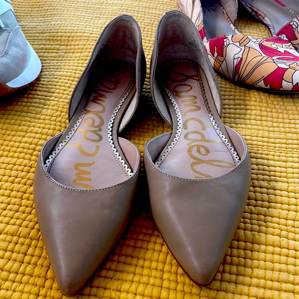 Beautiful, neutral tan Sam Edelman flats!